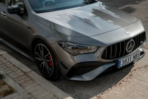 Mercedes-AMG CLA 35 (Gris)